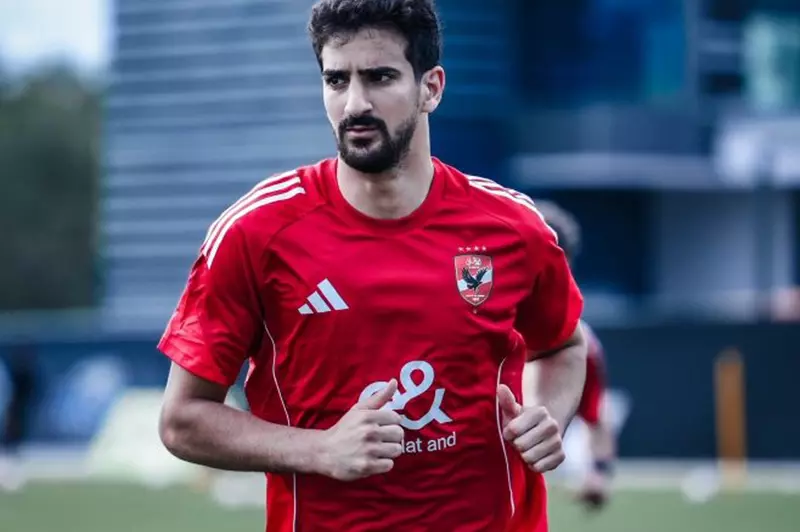 محمد علي بن رمضان لاعب الأهلي
